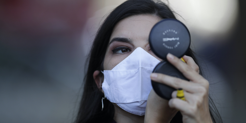 Come ci si trucca durante una pandemia?