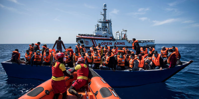 I soccorsi in mare dei migranti, spiegati bene
