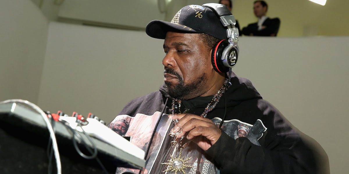 Una canzone di Afrika Bambaataa & Family