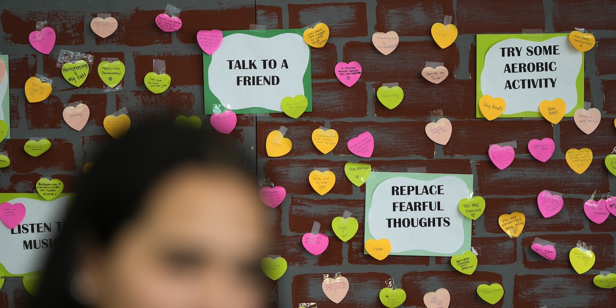 Sui social si parla troppo di salute mentale?