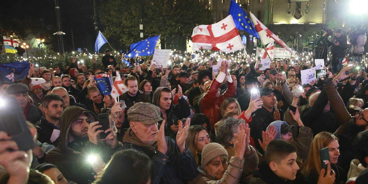 Le nuove grandi proteste in Georgia contro i presunti brogli alle elezioni