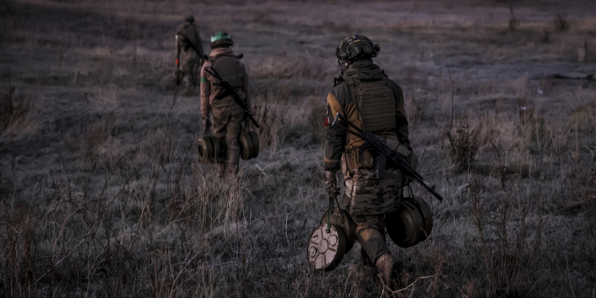 Il presidente ucraino Volodymyr Zelensky ha sostituito il comandante delle forze di terra dell’esercito