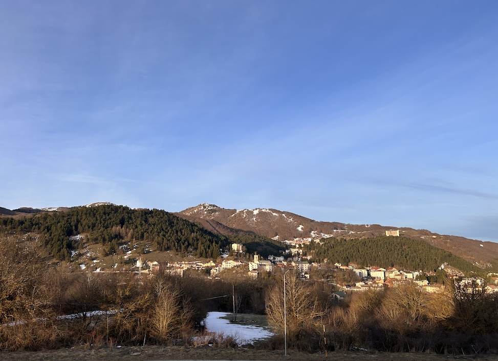 Una veduta di Roccaraso (Angelo Mastrandrea/Il Post)