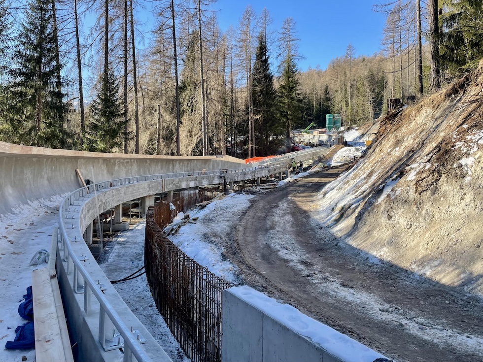 Il cantiere della pista da bob per le Olimpiadi di Milano-Cortina 2026, a Cortina d'Ampezzo