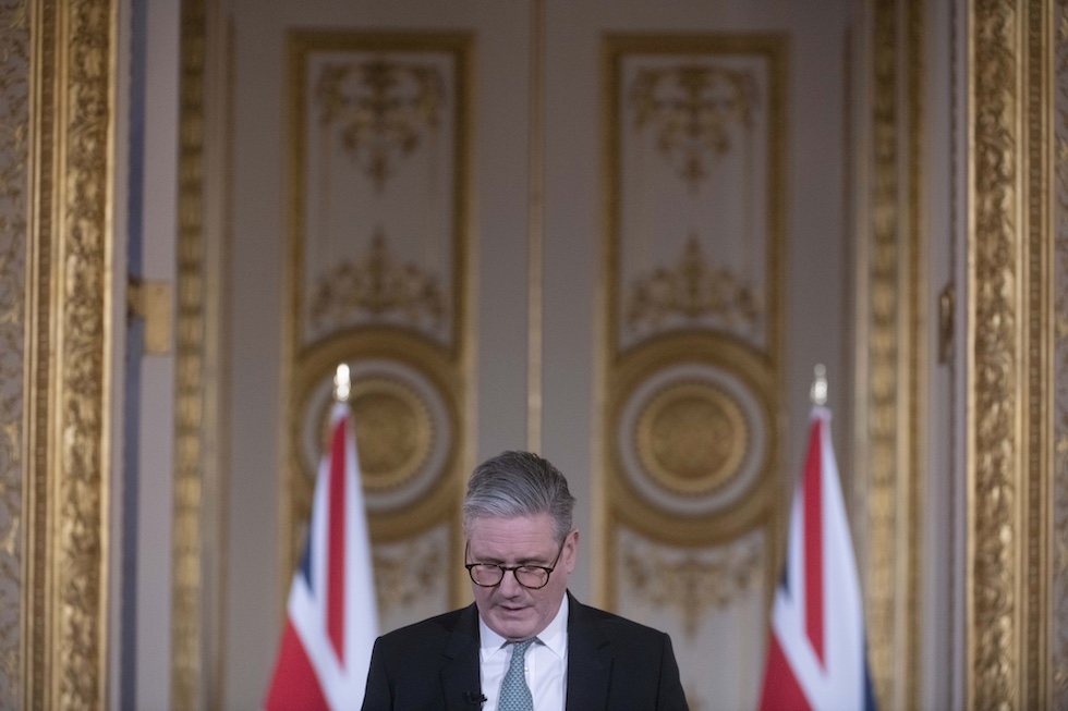 Keir Starmer in conferenza stampa a Londra, lo scorso 2 marzo
