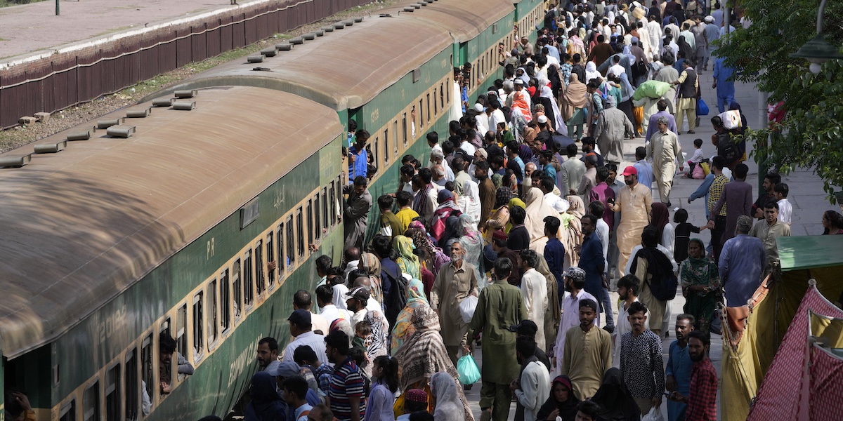 Un gruppo di separatisti ha sequestrato un treno su cui viaggiavano più di  400 persone - Il Post