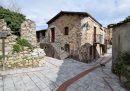 Un incrocio al centro del borgo