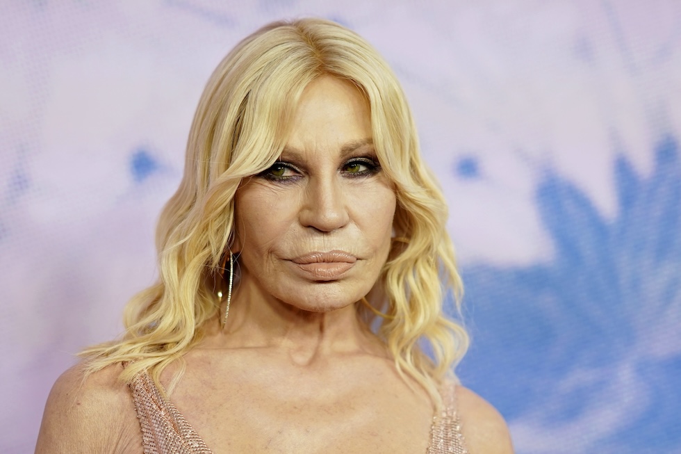 Una foto di Donatella Versace, Los Angeles, 6 marzo 2024(Jordan Strauss/Invision/AP, File)
