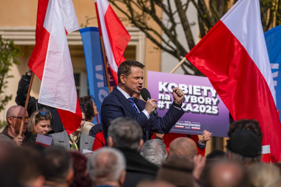 Il candidato del partito europeista Coalizione Civica, Rafał Trzaskowski, durante un comizio a Bolesławiec, il 12 aprile
