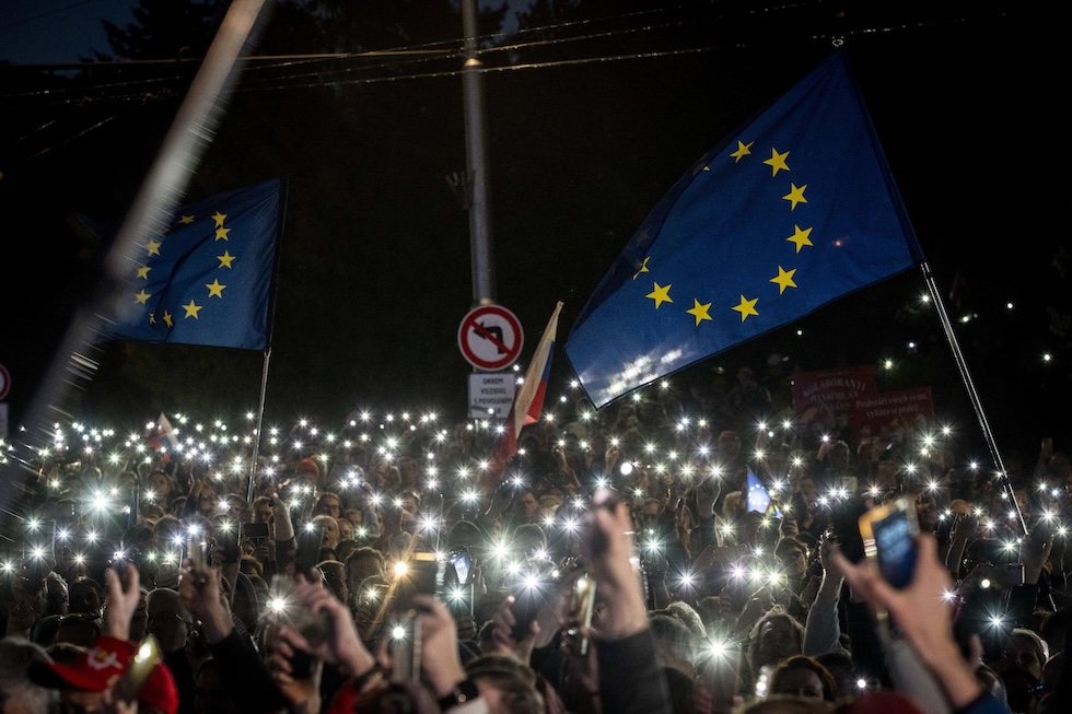 Una protesta antigovernativa a Bratislava, il 3 aprile