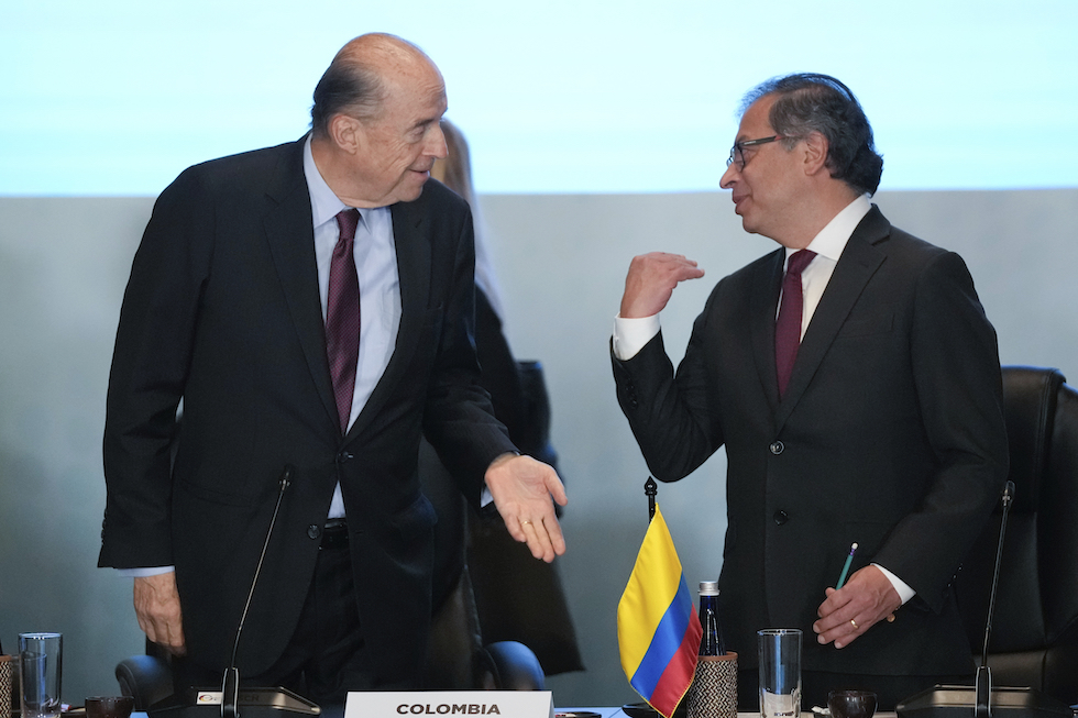 Álvaro Leyva e Gustavo Petro assieme nell'aprile 2023 