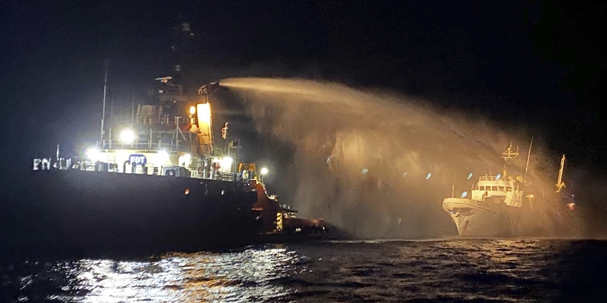 La nave di un’ong che trasportava aiuti verso la Striscia di Gaza è stata attaccata da alcuni droni