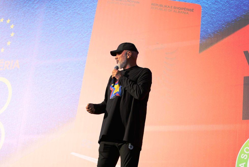 Edi Rama durante la campagna elettorale