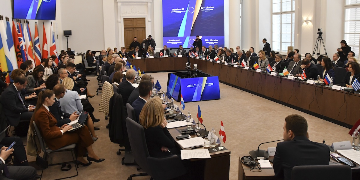 Foto di una riunione dei ministri degli Esteri europei e non solo a Leopoli