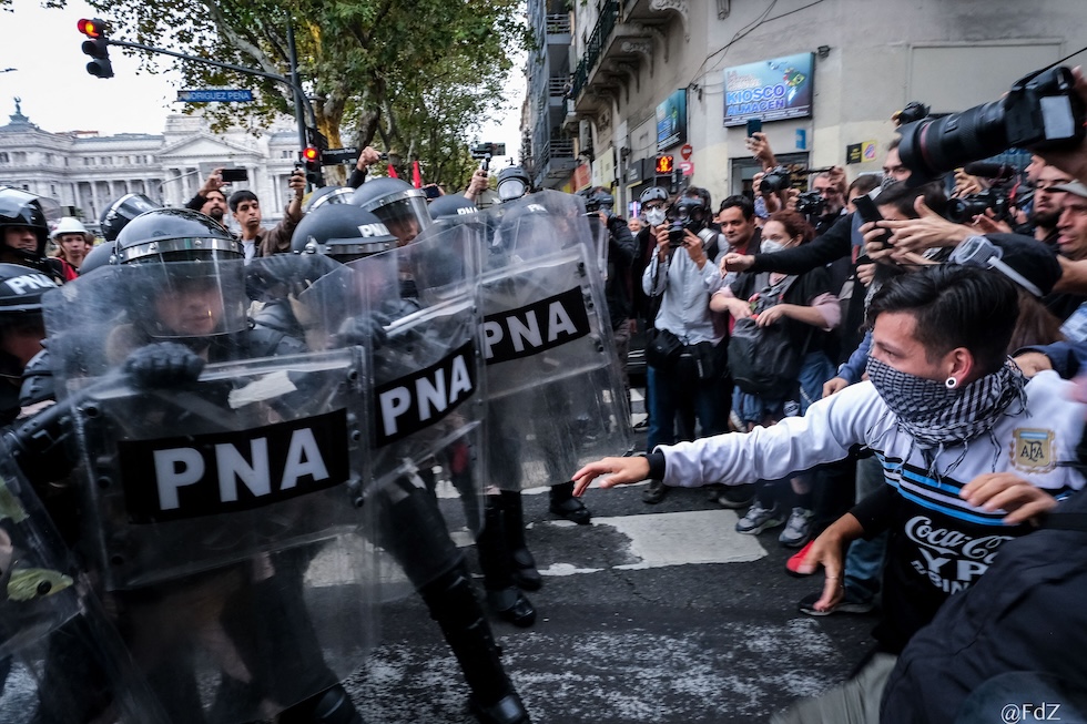 Scontri tra polizia e manifestanti a Buenos Aires, il 7 maggio