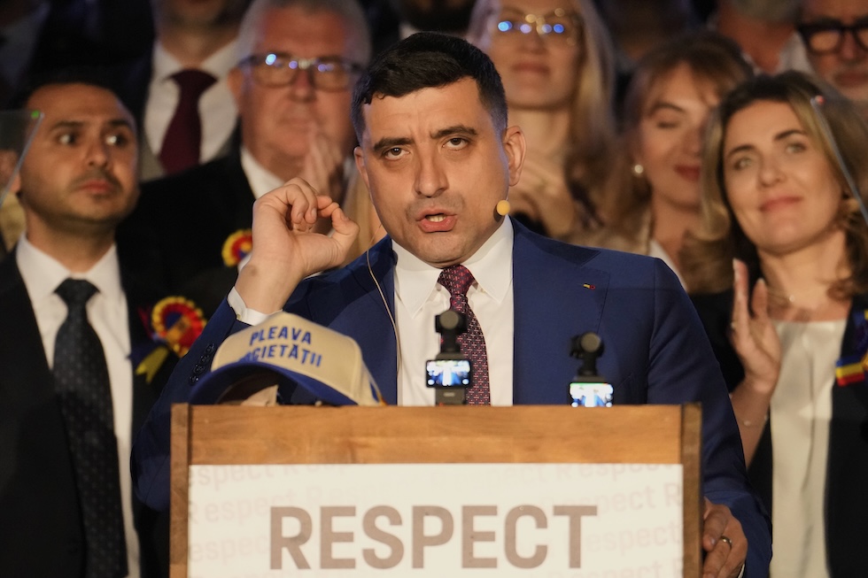 Il discorso di George Simion dopo la diffusione degli exit poll, a Bucarest il 18 maggio