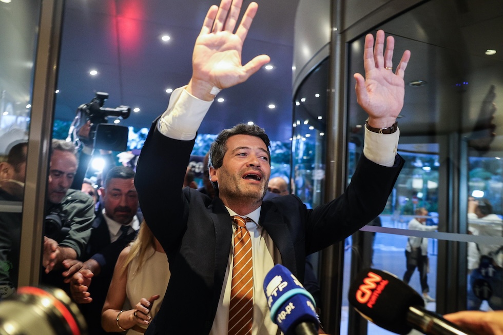 André Ventura arriva nella sede di Chega!, il 18 maggio a Lisbona