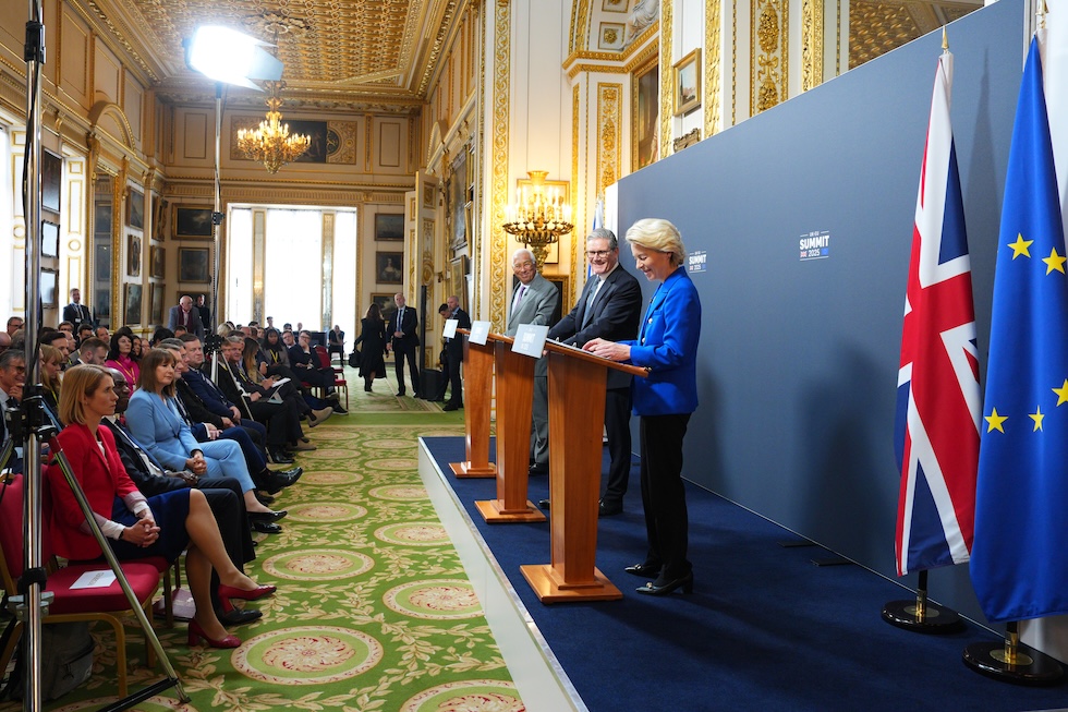 La conferenza stampa dopo l'incontro bilaterale, a Londra il 19 maggio