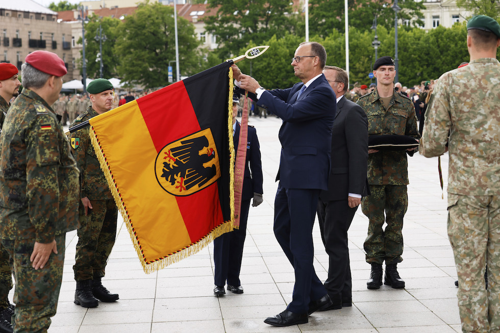 Il cancelliere tedesco Friedrich Merz a Vilnius per l'inaugurazione della Brigata Lituania, 22 maggio 2025