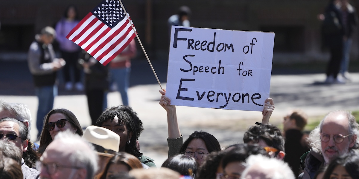 L’amministrazione Trump ha ordinato più controlli su chi richiede un visto per andare ad Harvard per qualsiasi motivo, anche per turismo