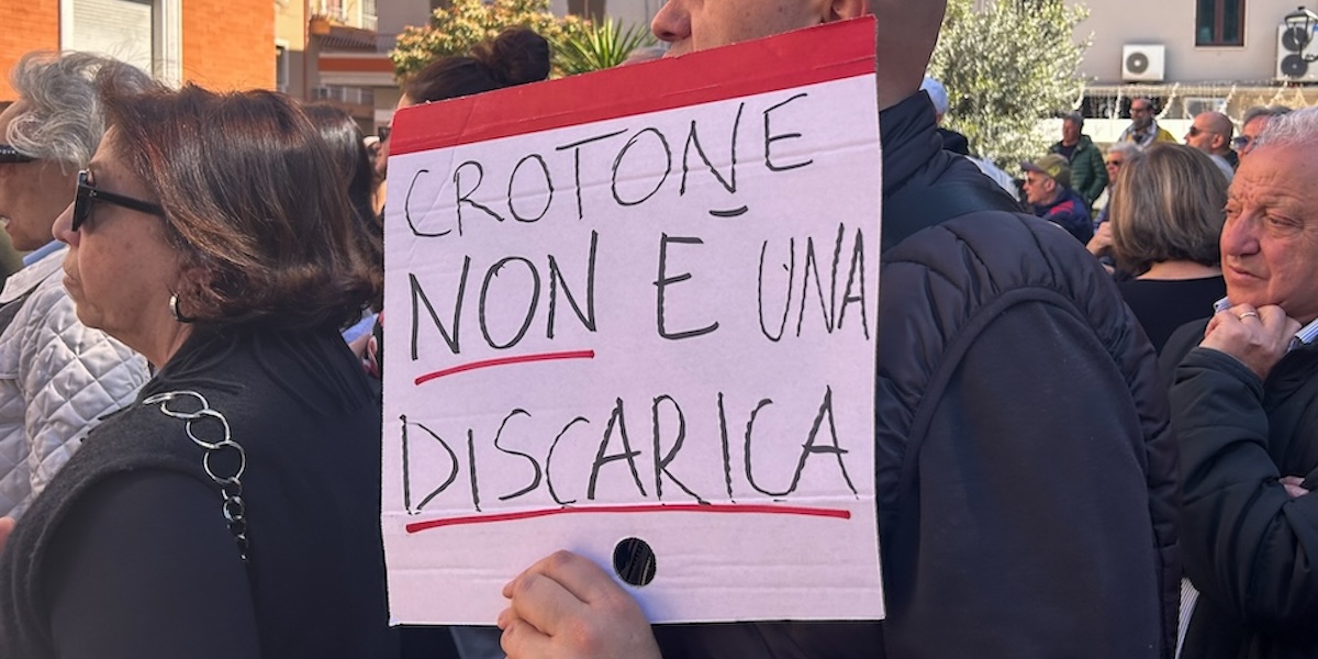 Dopo 25 anni dovrebbero iniziare i lavori di bonifica dei rifiuti industriali delle discariche di Crotone
