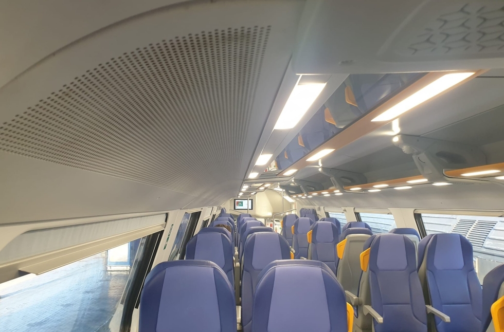 La posizione delle griglie dell'aria condizionata al piano superiore di un vagone del treno Rock (Il Post)