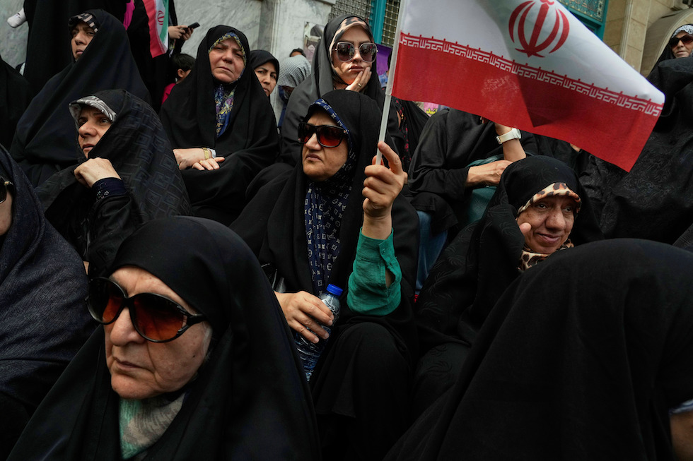 Donne iraniane a Teheran, aprile 2025 