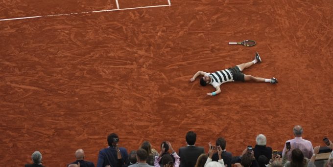 Carlos Alcaraz ha battuto Jannik Sinner e ha vinto il Roland Garros