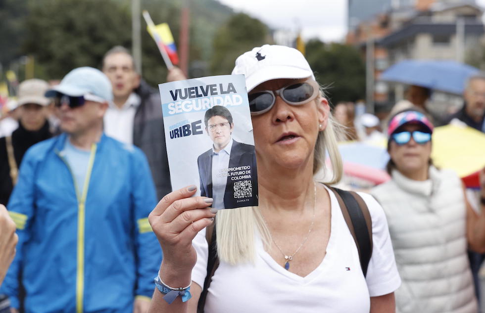 L'8 giugno 2025 a Bogotá si è tenuta una manifestazione a sostegno del senatore Miguel Uribe