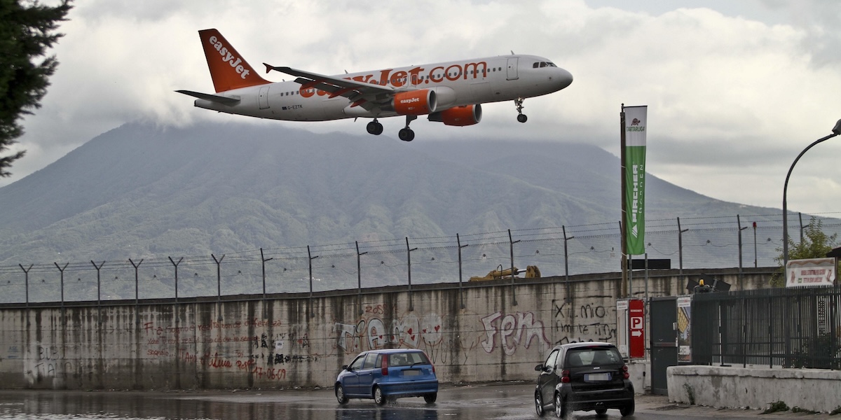 Almeno 45 voli in partenza o in arrivo all’aeroporto di Napoli sono stati cancellati a causa di un guasto ai radar
