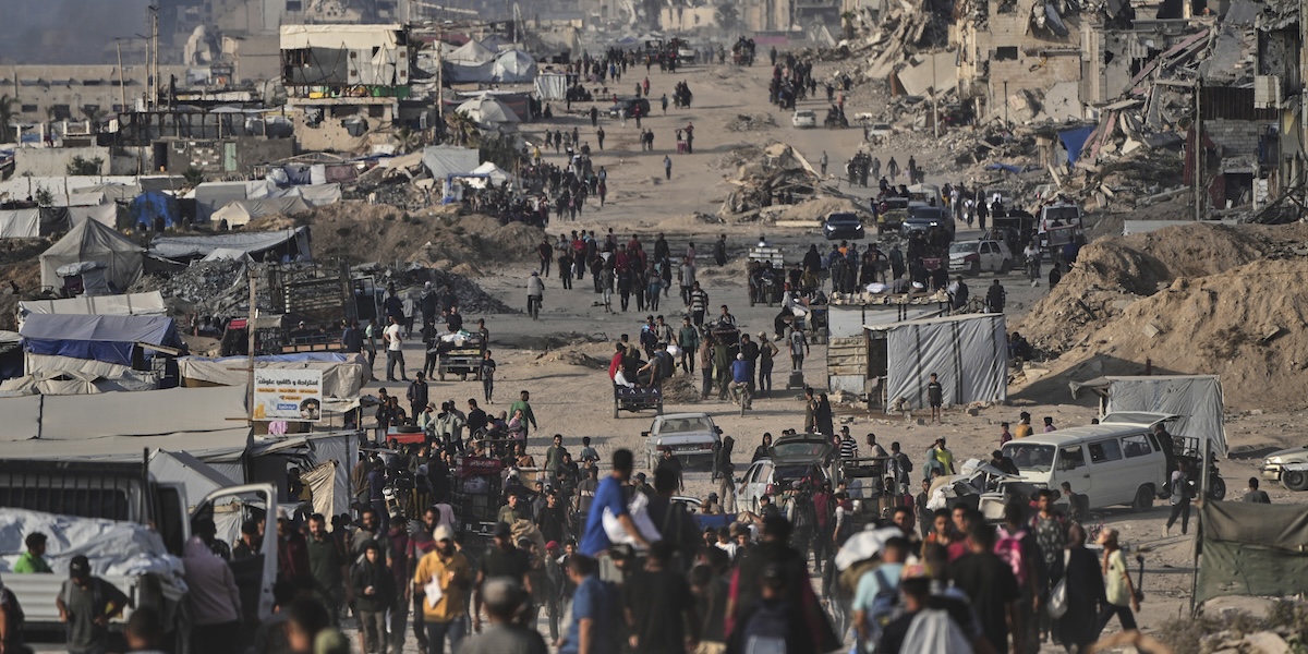 Una strada della città di Gaza (AP Photo/Jehad Alshrafi)