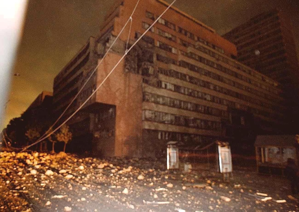 Il Generalštab danneggiato dai bombardamenti della NATO, il 30 aprile del 1999