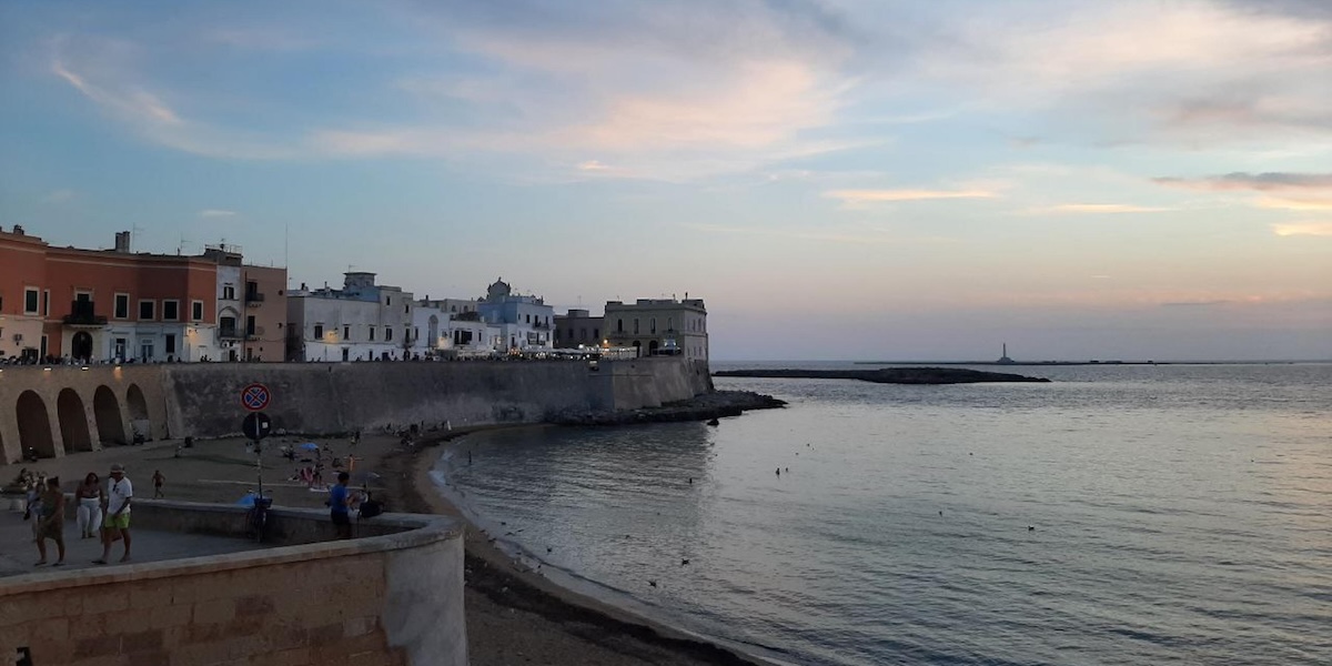 Una turista ha denunciato uno stupro di gruppo in Salento: la procura sta indagando su tre ragazzi