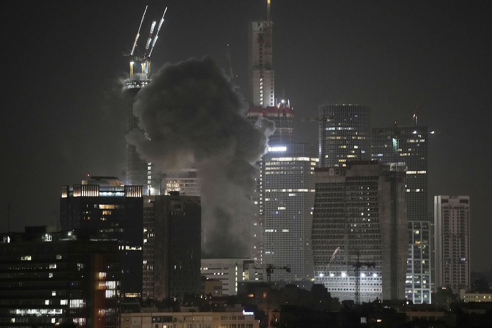 Il primo giorno di attacchi reciproci tra Israele e Iran