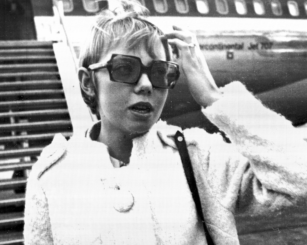 Juliane Koepcke in una foto in bianco e nero, subito dopo l'atterraggio