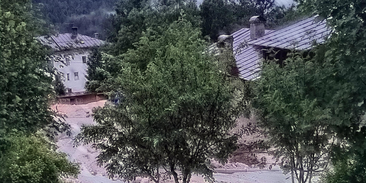 Il presidente del Veneto, Luca Zaia, ha dichiarato lo stato di emergenza regionale per la frana a Borca di Cadore