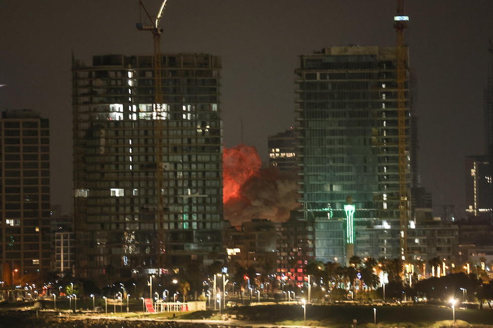 Un missile balistico iraniano contro Tel Aviv, 16 giugno 2025 