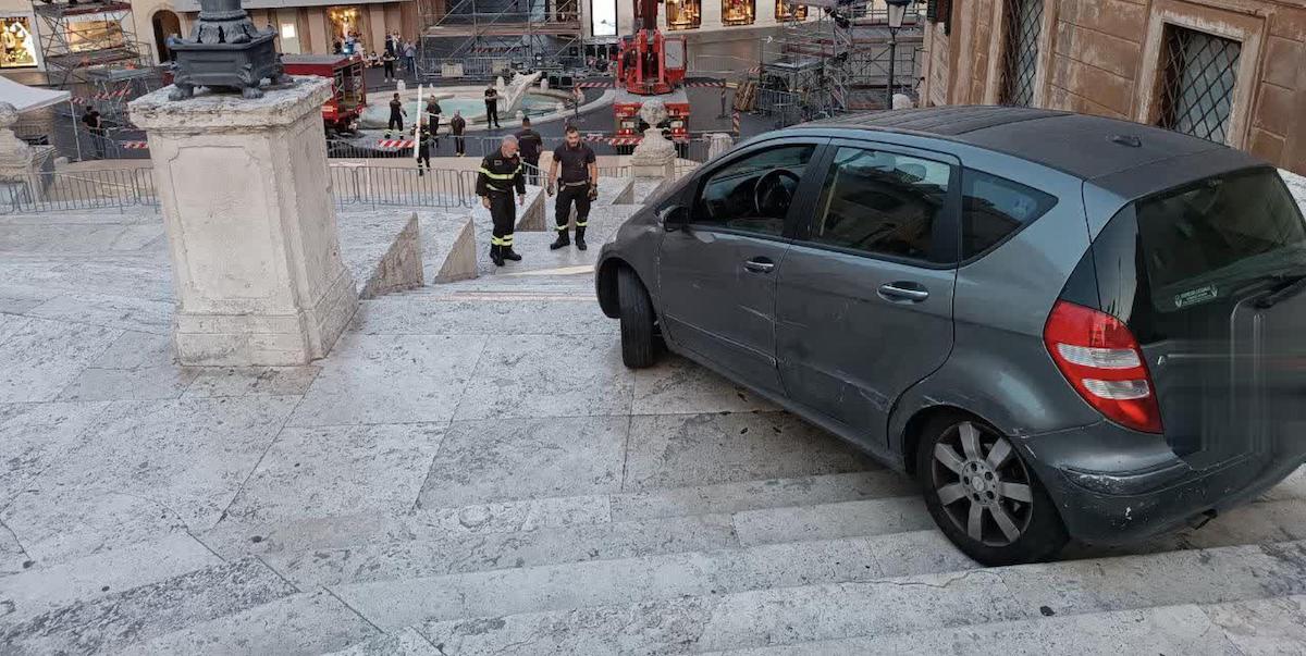 (Ansa/Vigili del fuoco)