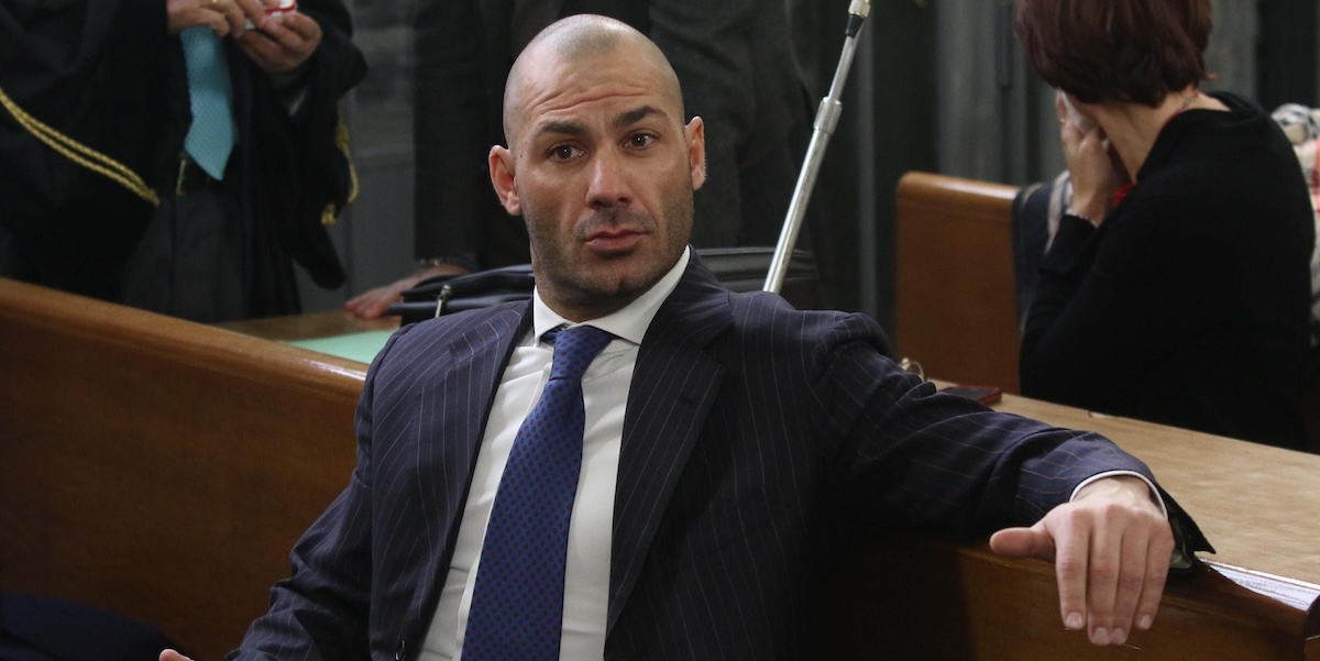Riccardo Bossi è stato condannato in primo grado a un anno e quattro mesi di carcere per maltrattamenti contro la madre