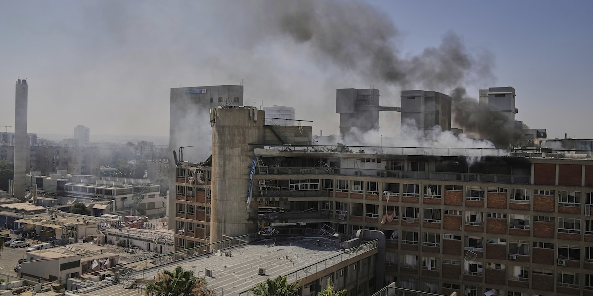 L’Iran ha bombardato il più grande ospedale del sud di Israele