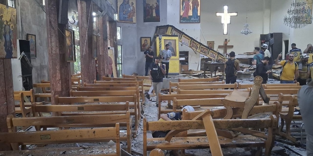 C’è stato un attacco suicida in una chiesa di Damasco, in Siria: sono state uccise almeno 25 persone