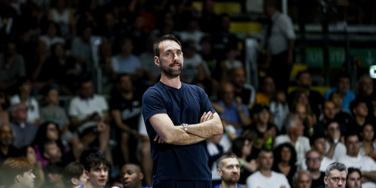 Peppe Poeta, allenatore di basket del Brescia finalista nell’ultima stagione, farà il vice allenatore all’Olimpia Milano