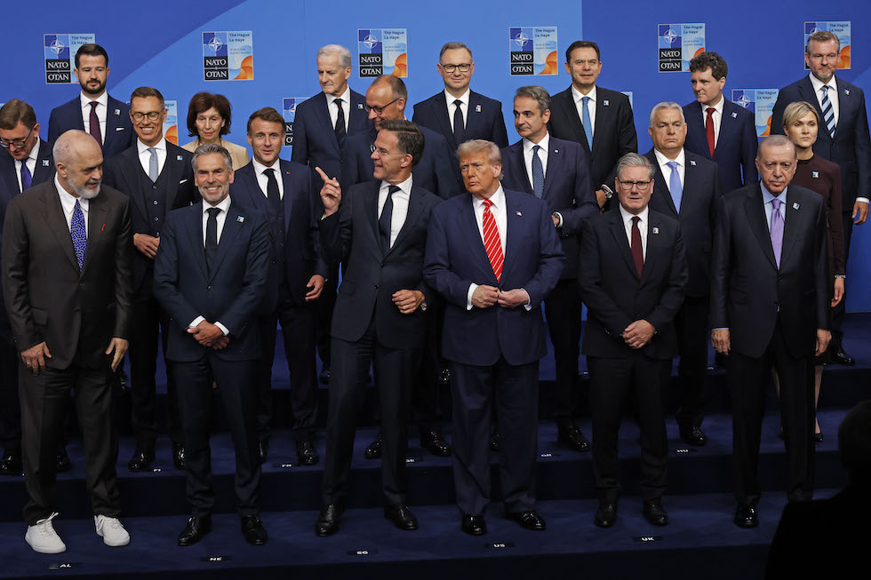 La foto di gruppo alla riunione NATO dell'Aia, 25 giugno 2025
