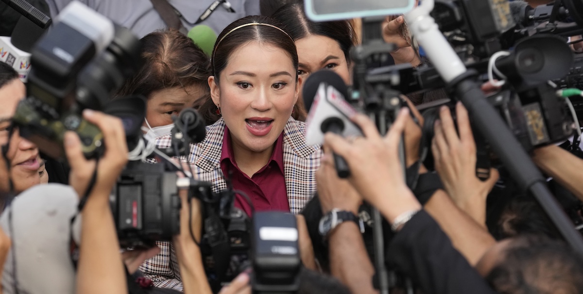 La Corte costituzionale thailandese ha sospeso la prima ministra