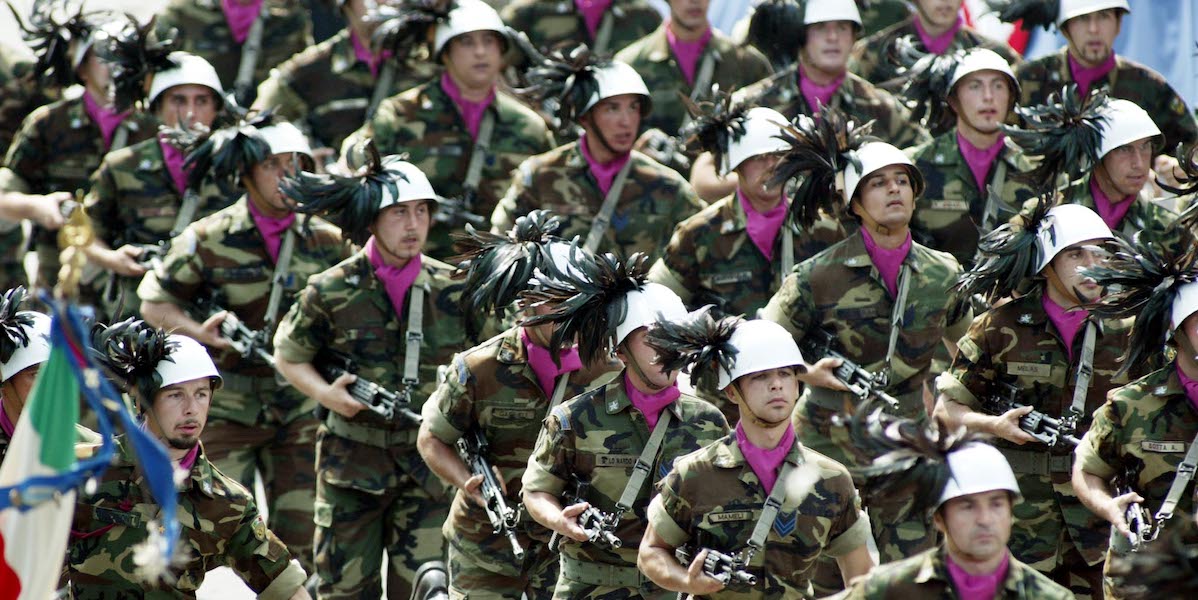 Vent’anni fa in Italia finì il servizio militare obbligatorio