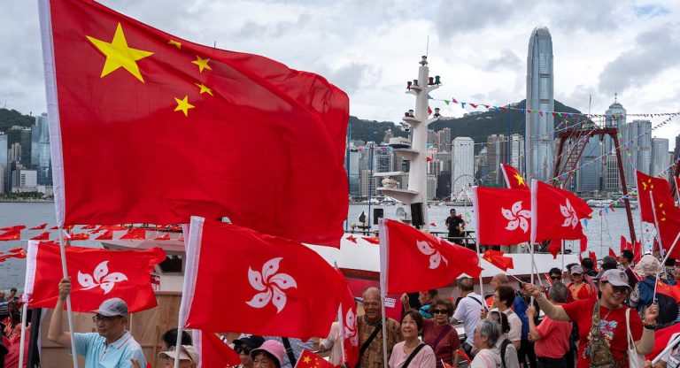 Bandiera Di Hong Kong Nel Cielo Fotografia Stock - Immagine Di China - Foto 3