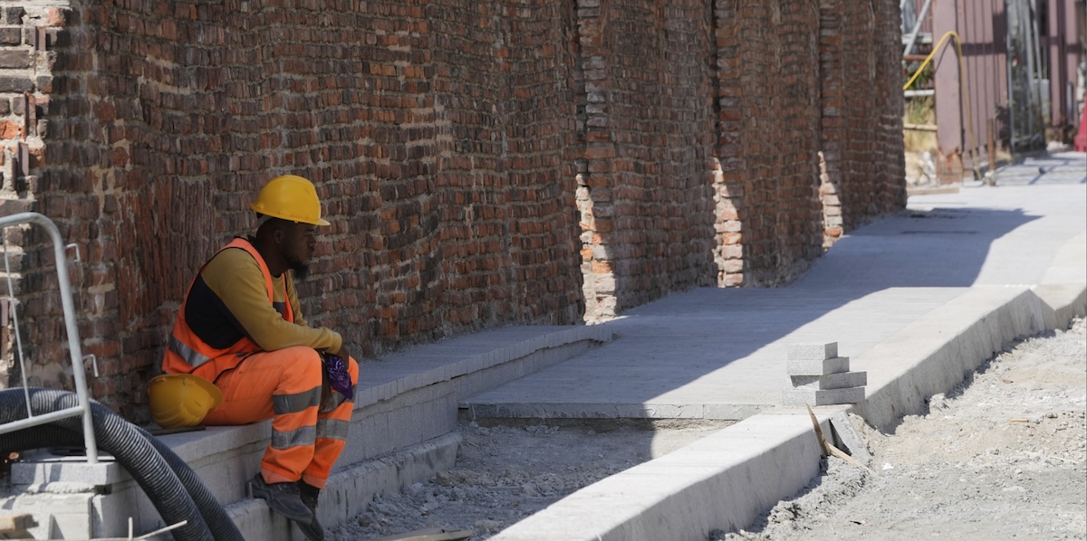 C’è un accordo tra associazioni dei datori di lavoro e sindacati per adattare le condizioni di lavoro al caldo, per ora molto vago