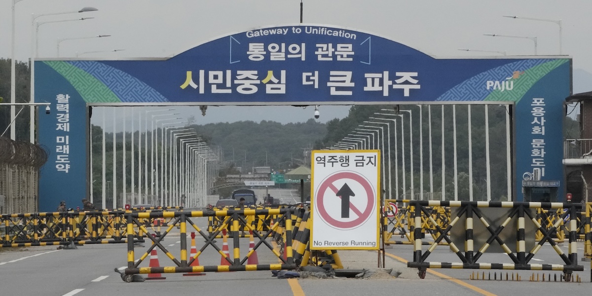 Un uomo ha attraversato il confine militarizzato fra Corea del Nord e Corea del Sud ed è in custodia dell’esercito sudcoreano
