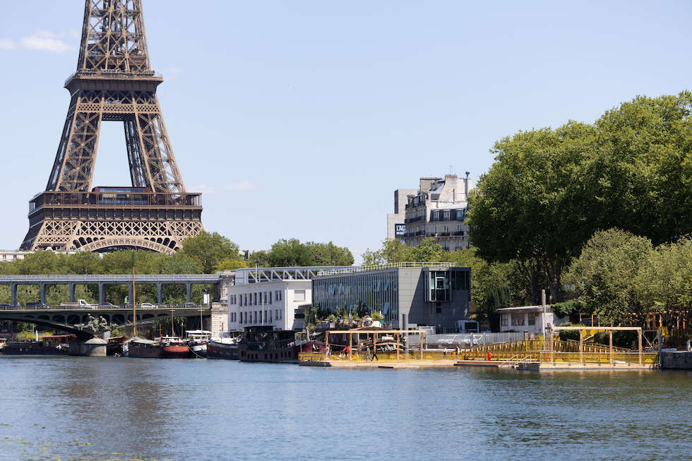 Il lido sulla Senna a Grenelle, sotto la Torre Eiffel, il 3 luglio 2025, poco prima dell'apertura 