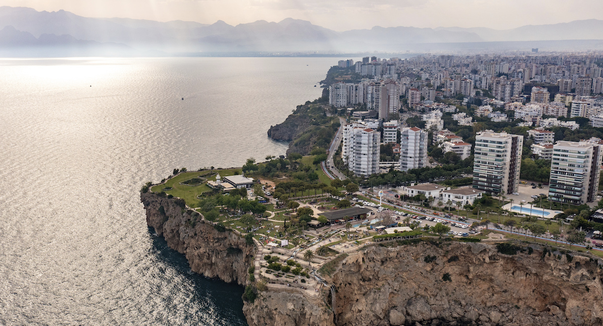 In Turchia sono stati arrestati i sindaci di opposizione di tre importanti città